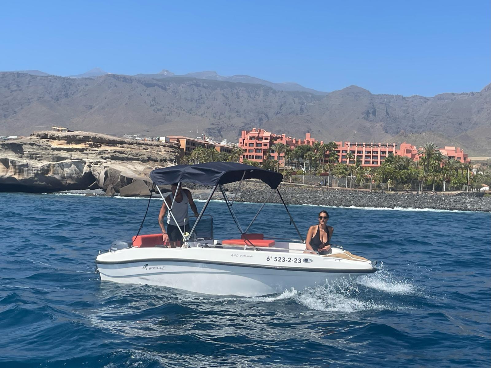 Wynajem łodzi bez patentu – Costa Adeje