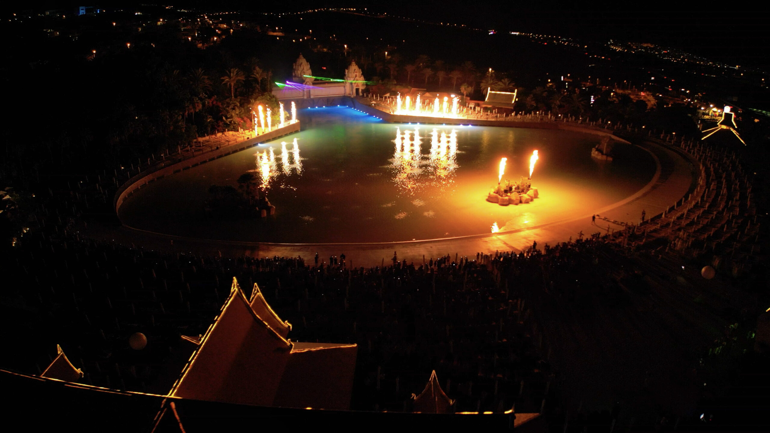 SIAM NIGHT (tylko lipiec i sierpień) – Siam Park po zmroku