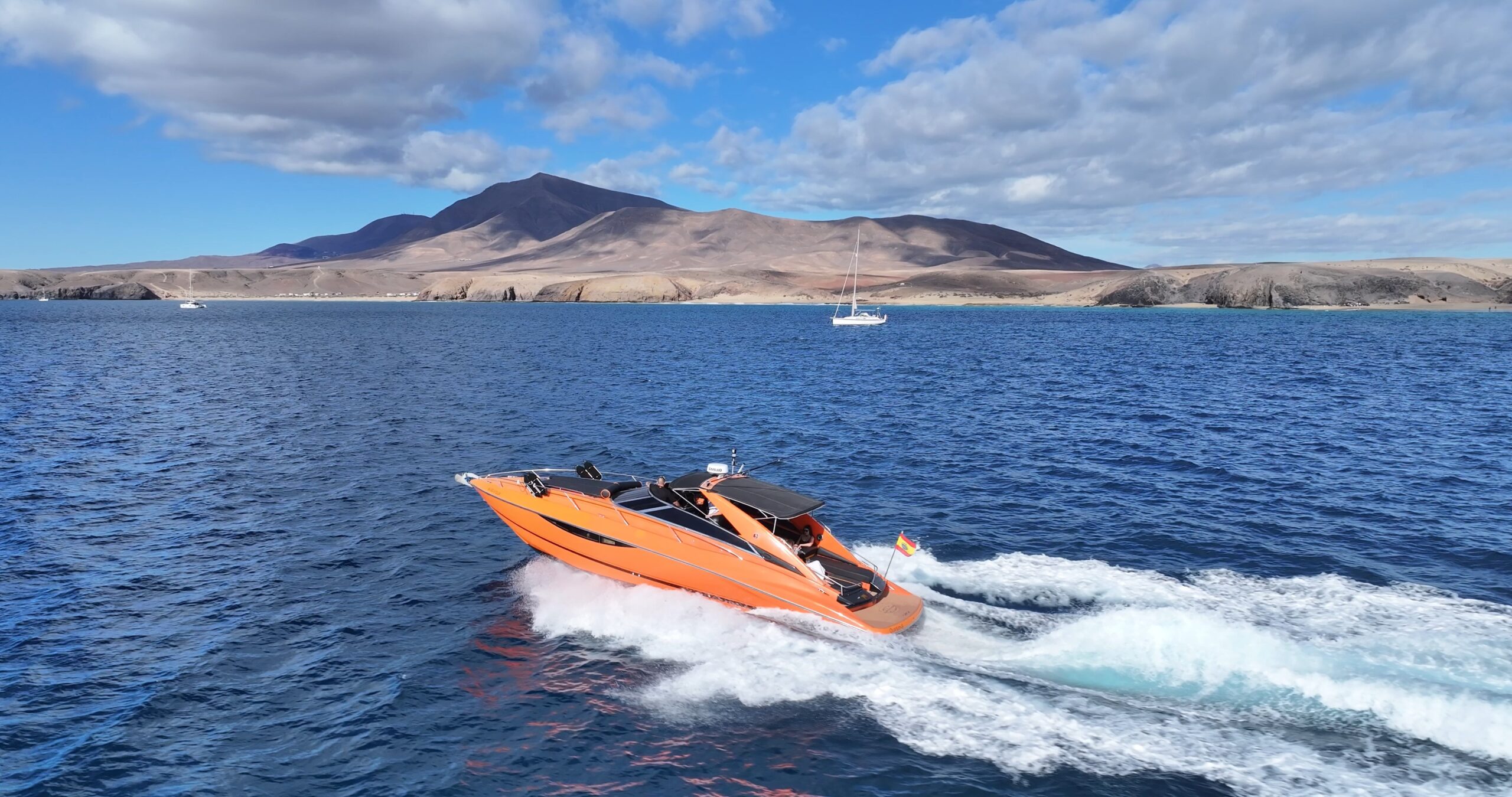 Jacht premium Sunseeker – 3h rejs wzdłuż Lanzarote