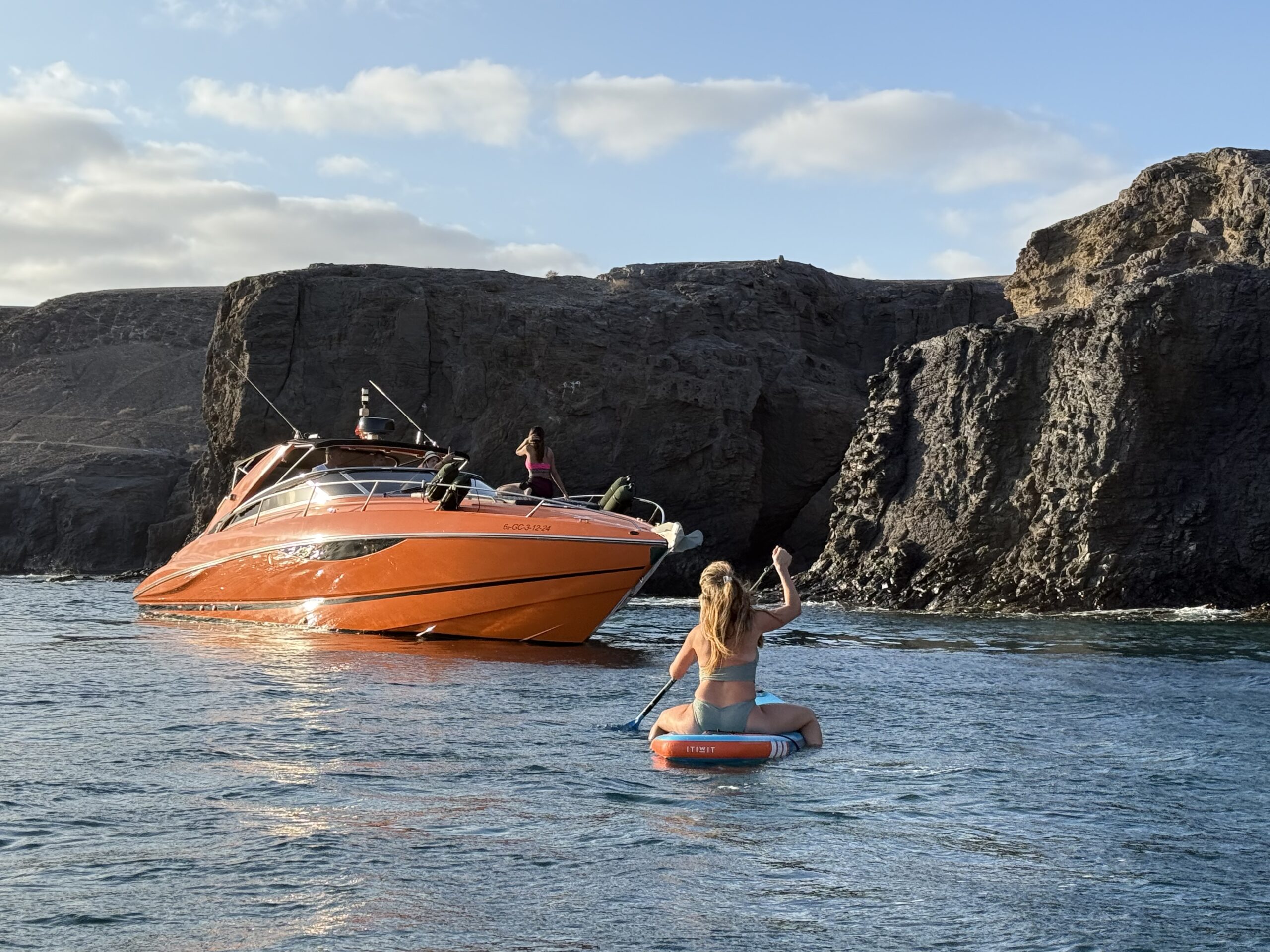 Jacht premium Sunseeker – 3h rejs wzdłuż Lanzarote