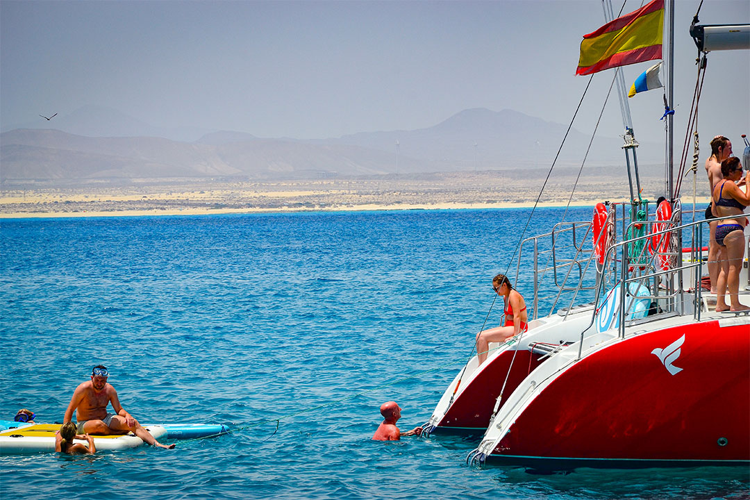 Rejs katamaranem 4h na Isla de Lobos z Corralejo
