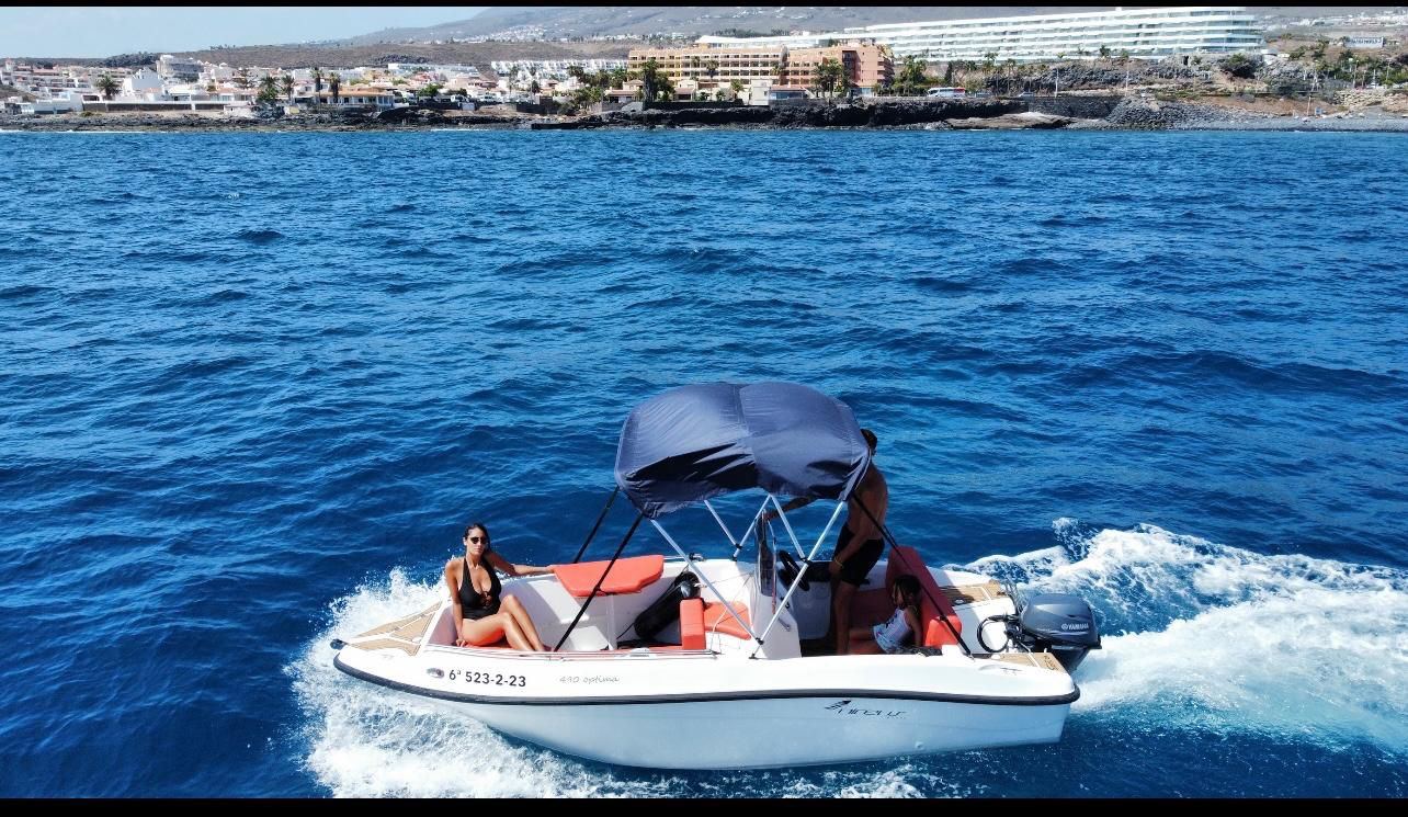 Wynajem łodzi bez patentu – Costa Adeje