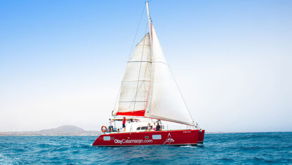 Kameralny rejs katamaranem premium – Corralejo na Lobos