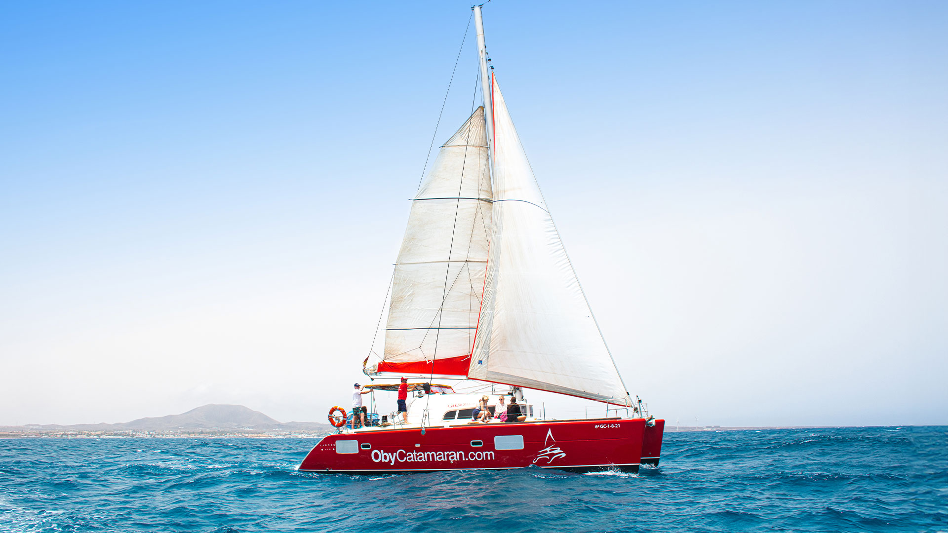 Kameralny rejs katamaranem premium – Corralejo na Lobos