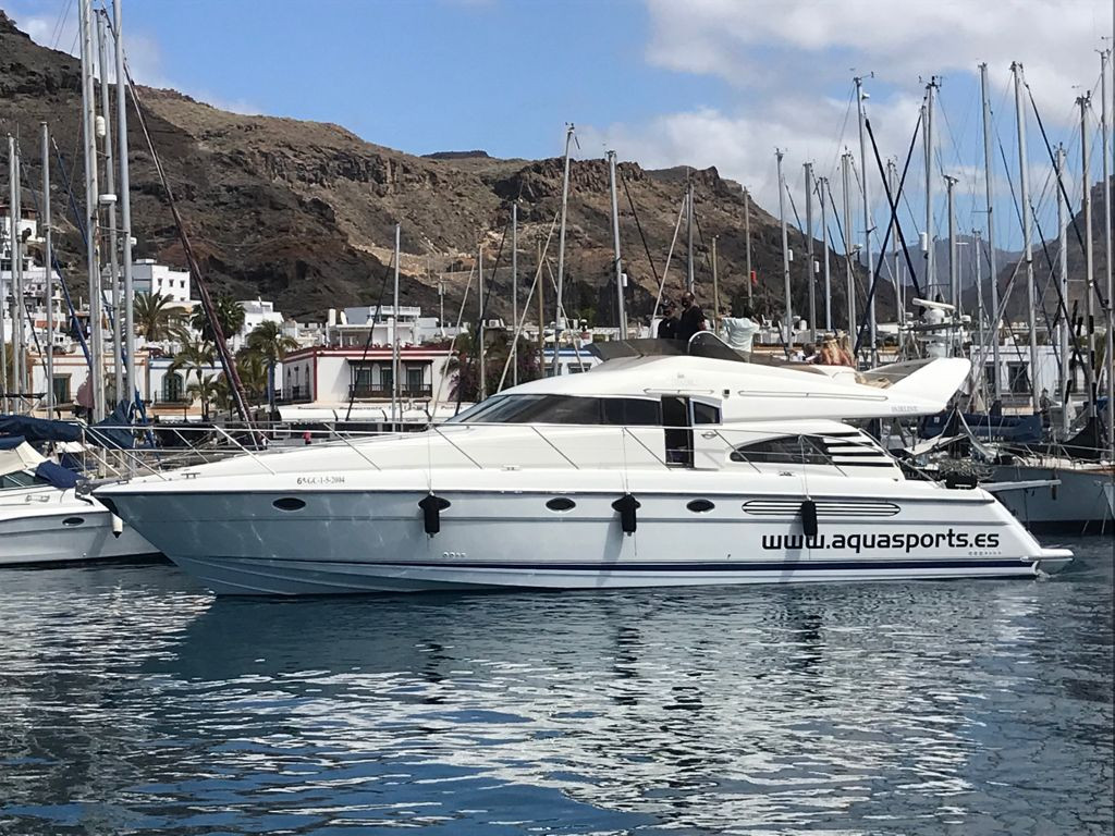 Prywatny jacht z kapitanem – Puerto Rico (18 m)